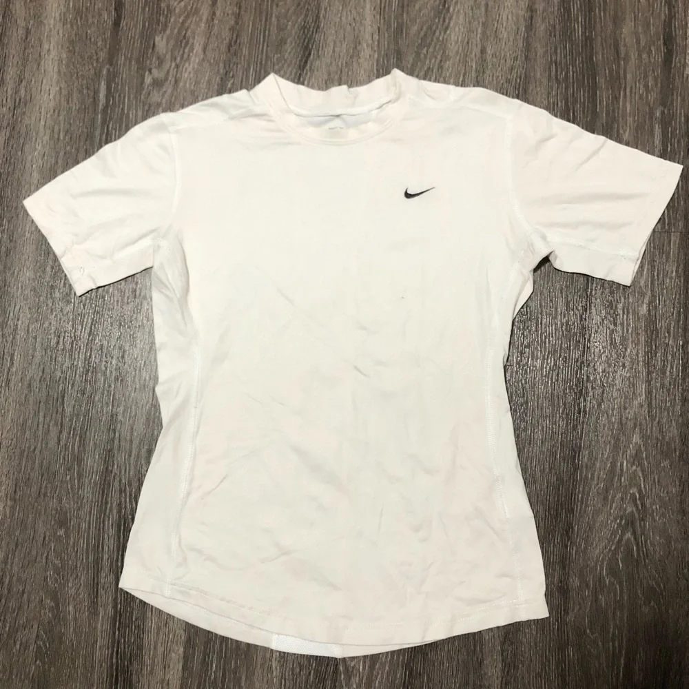 Nike Pro Dri-FIT T-shirt - Cream and White, S (4-6)